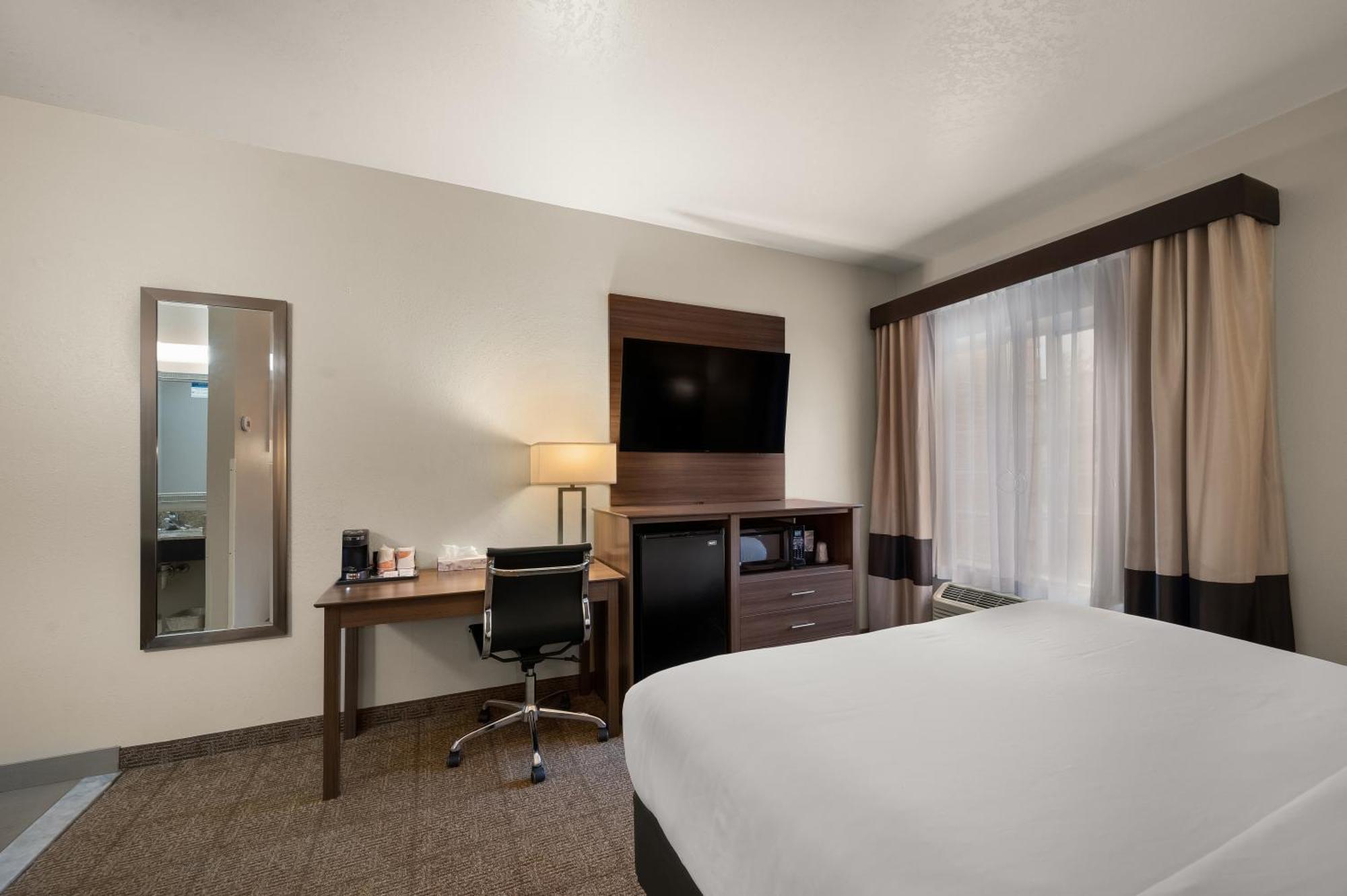 Comfort Inn & Suites Fenton Exterior photo