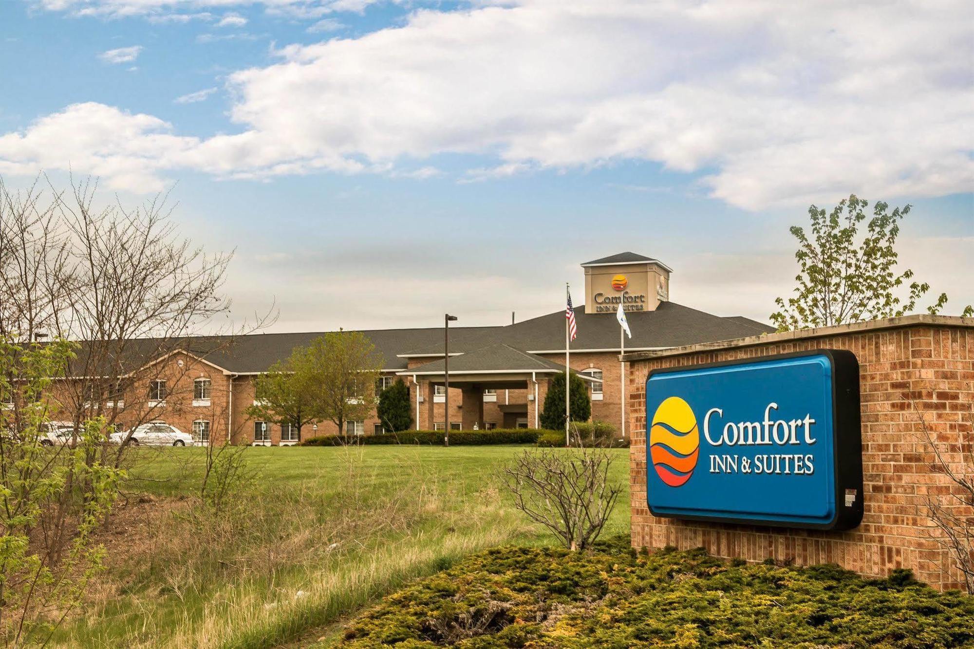 Comfort Inn & Suites Fenton Exterior photo